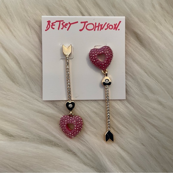 Betsey Johnson Heart Arrow Earrings - New on Card - Picture 3 of 6